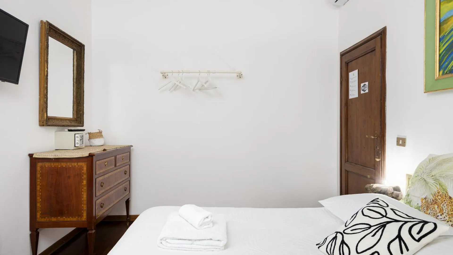 Strange Uncle B&B Firenze Bed & Breakfast